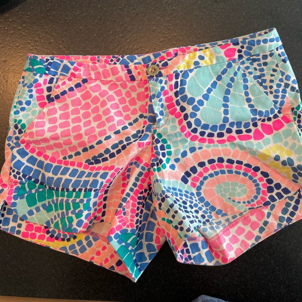 Scalloped Lilly shorts barely worn!